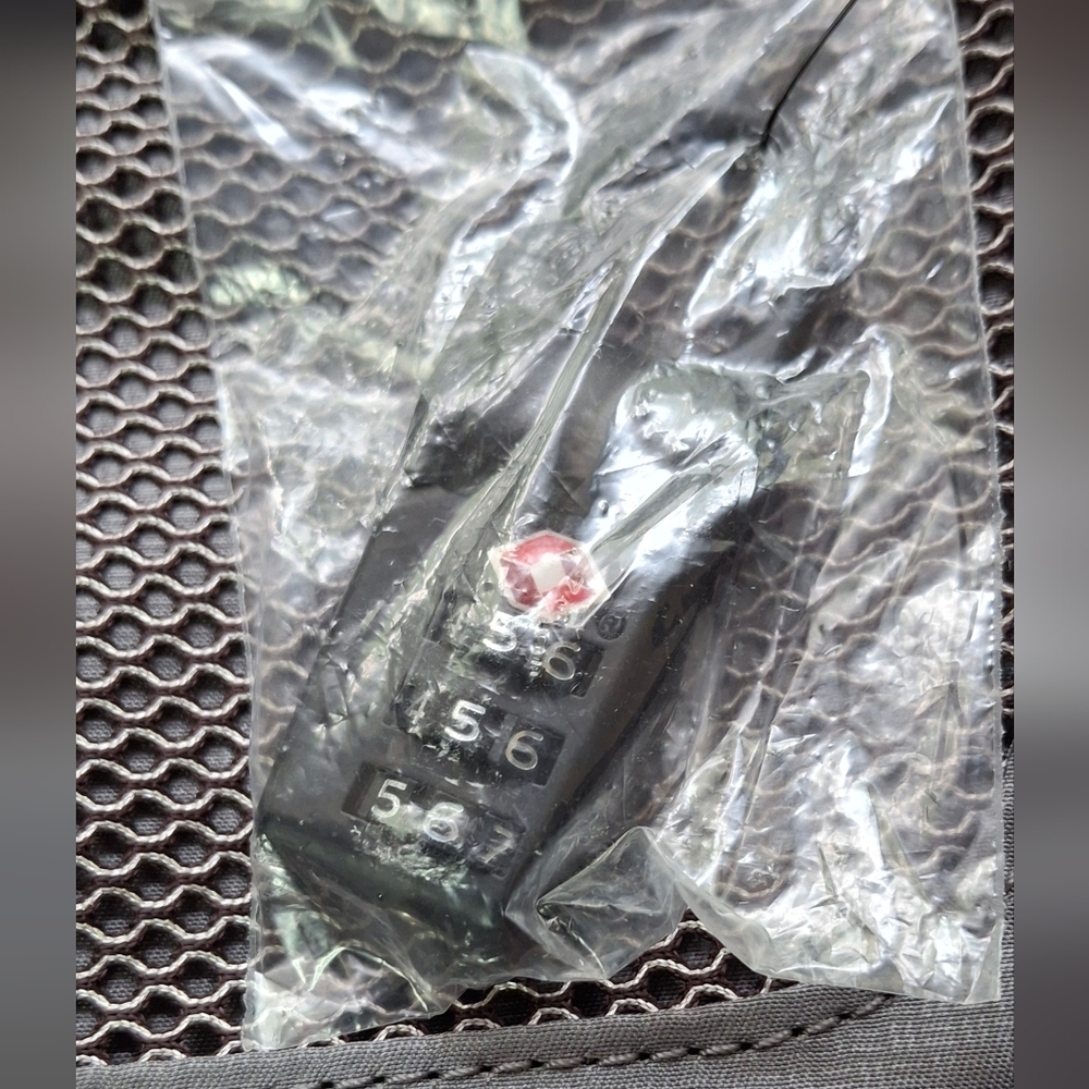 Tumi Garment Cover - Picture 9 of 16